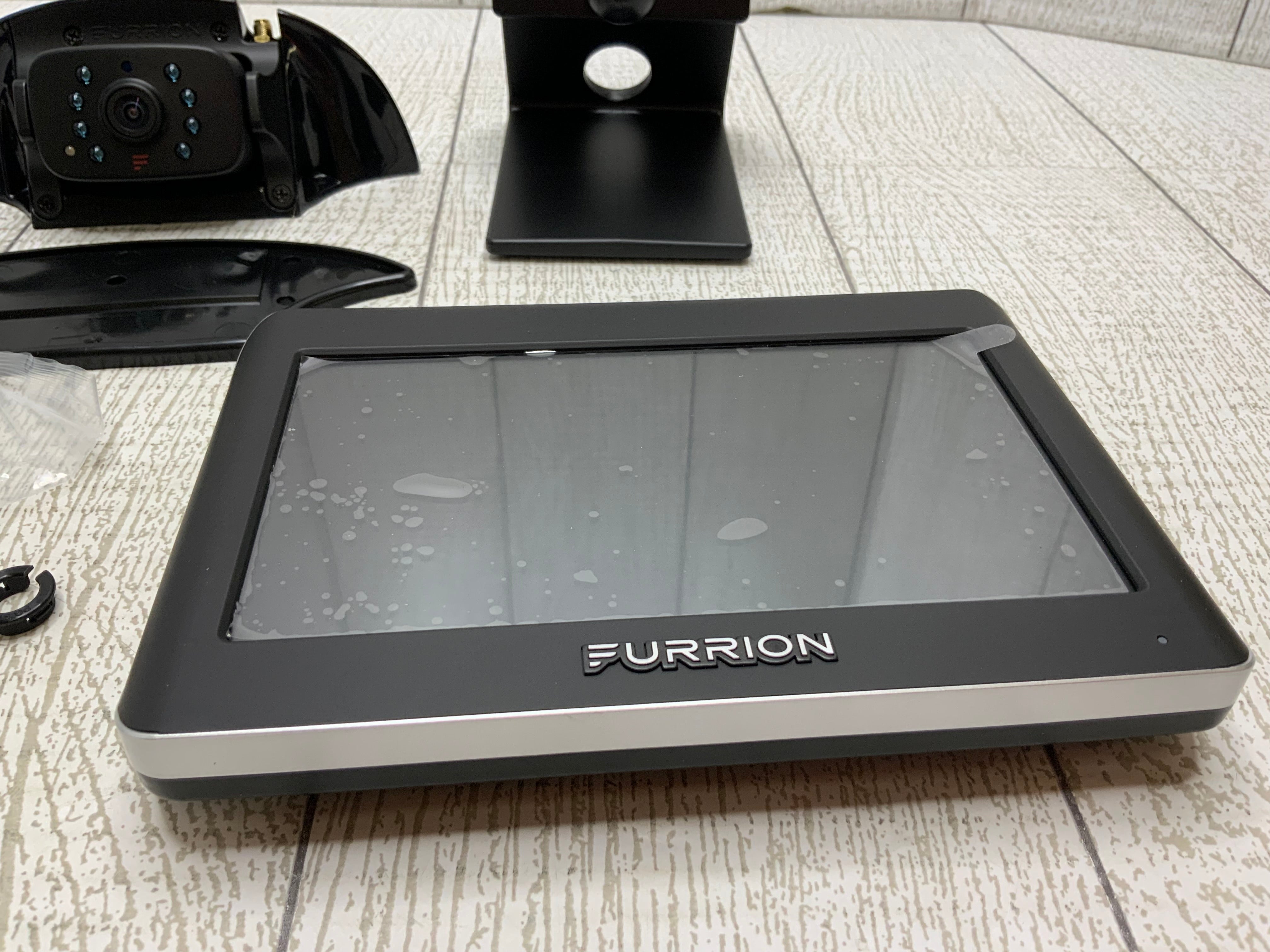 Furrion Vision S 7 Inch Wireless RV Backup System with 1 Rear Sharkfin Camera (8060166537454)